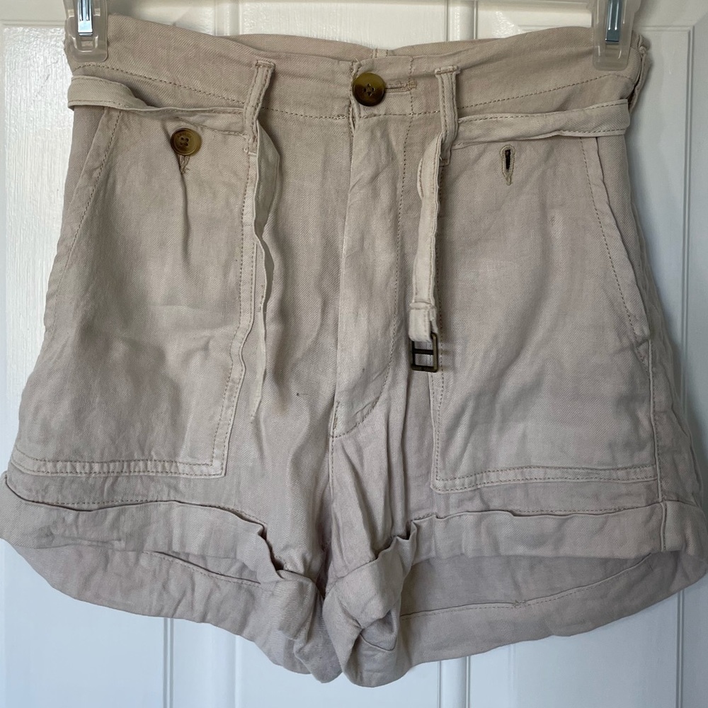 American eagle khaki shorts